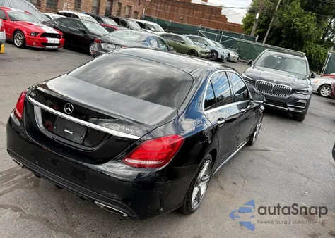 2018 Mercedes-Benz C 300 4Matic из США, поврежденный, VIN 55SWF4KBXJU276802